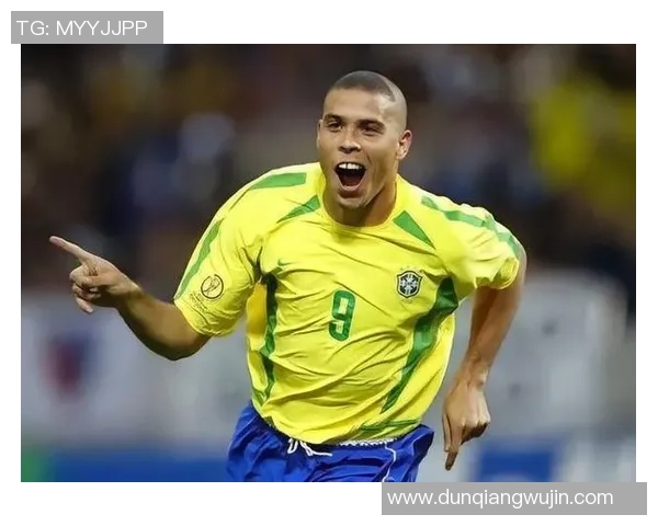 中年足球球星携手共聚经典时刻 展现不老传奇风采 中年足球球星携手共聚经典时刻 展现不老传奇风采