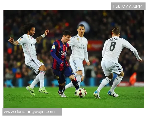 现役足球球星梅西、C罗、哈兰德、姆巴佩等顶尖球员的表现与未来发展前景分析