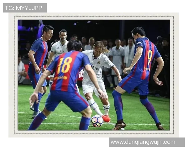 足球四大球星经典瞬间高清图集展现球场传奇风采