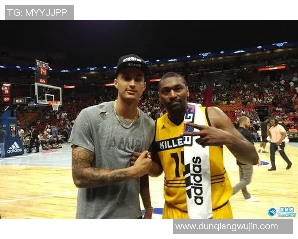 足球巨星携家人温馨合影展现亲情与家庭幸福时刻